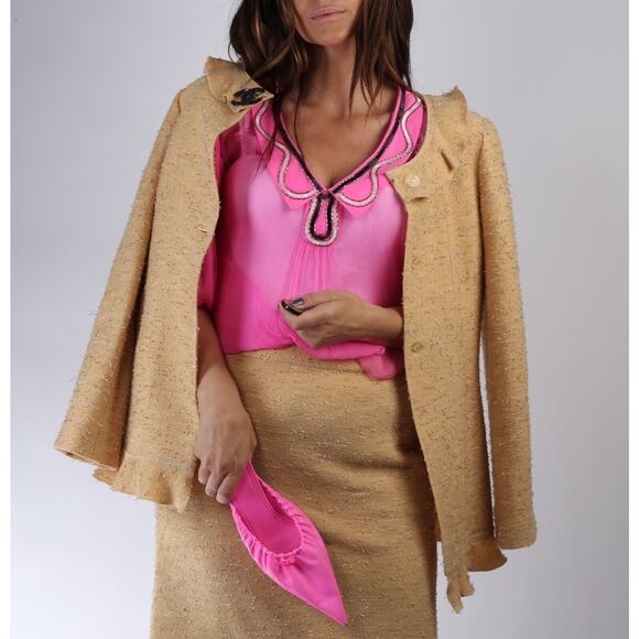 Vintage Chanel 99A Yellow Tweed 2 Piece Skirt Jacket Suit Set Classic Size 42 - Picture 12 of 12